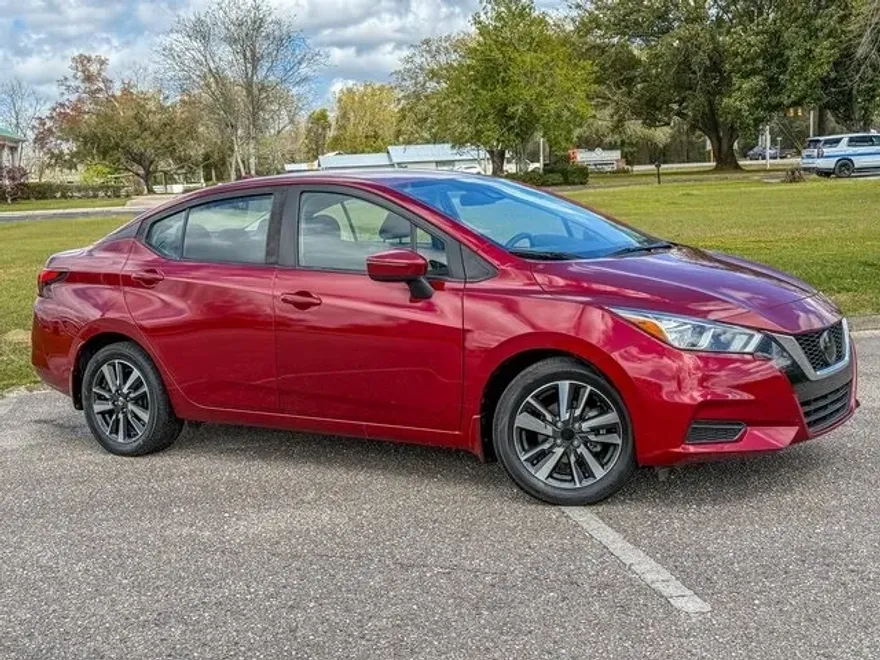 2021 Nissan Versa 1.6 SV photo 1