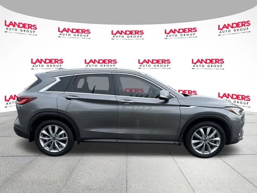 2022 Infiniti QX50 Essential photo 1