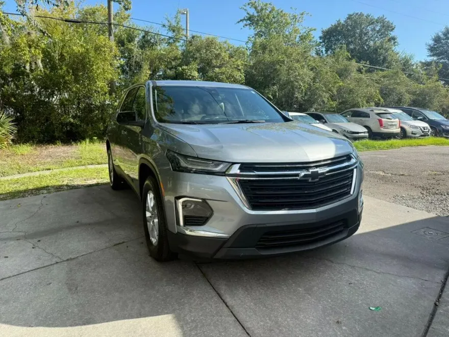 2023 Chevrolet Traverse 1LS photo 1