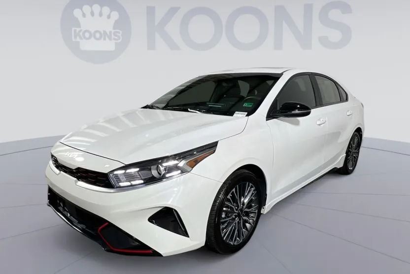 2024 Kia Forte GT-Line photo 1