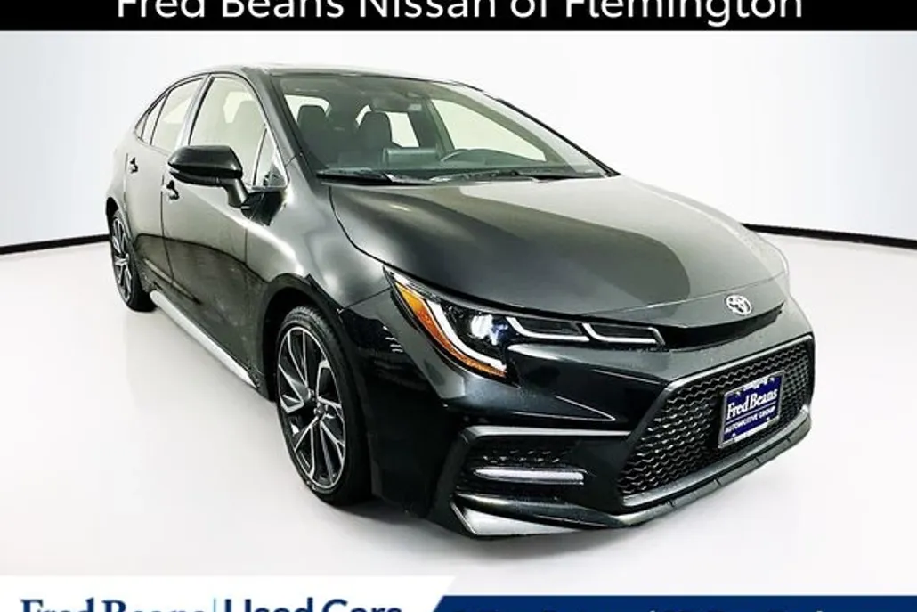 2022 Toyota Corolla SE photo 1