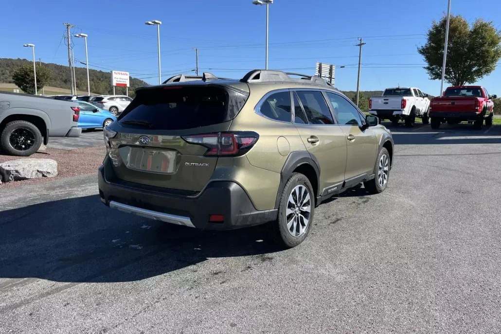 2023 Subaru Outback Limited photo 1