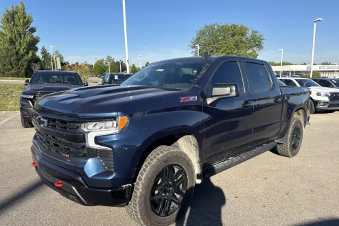 2022 Chevrolet Silverado 1500 LT Trail Boss photo 3