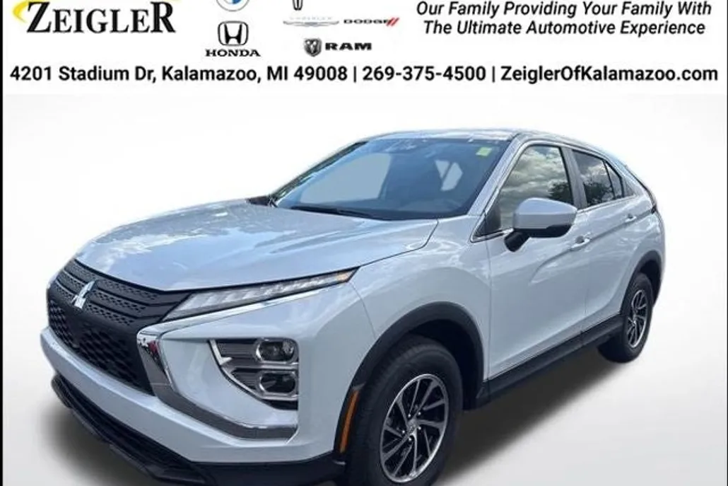 2024 Mitsubishi Eclipse Cross ES photo 1