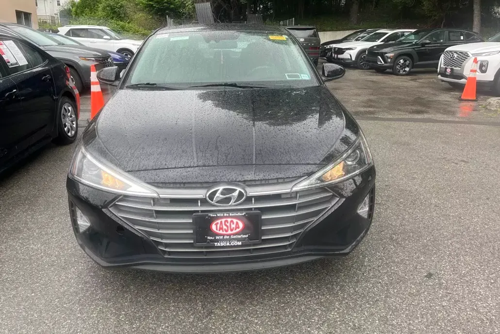 2020 Hyundai Elantra SE photo 1
