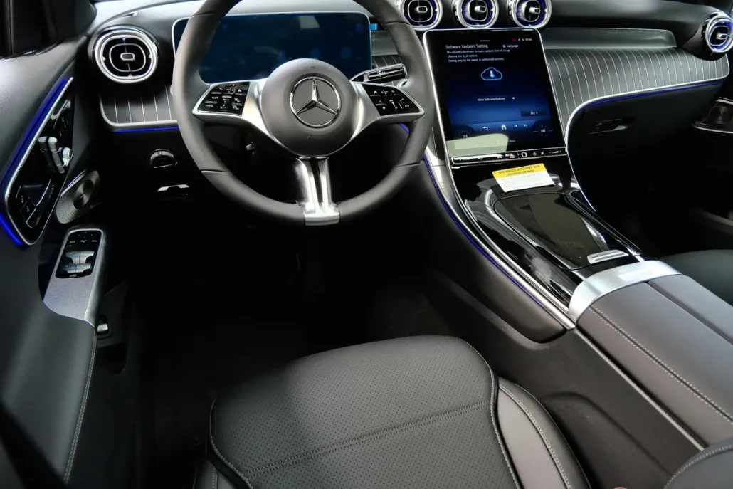 2026 Mercedes Benz GLC 300 4MATIC photo 1