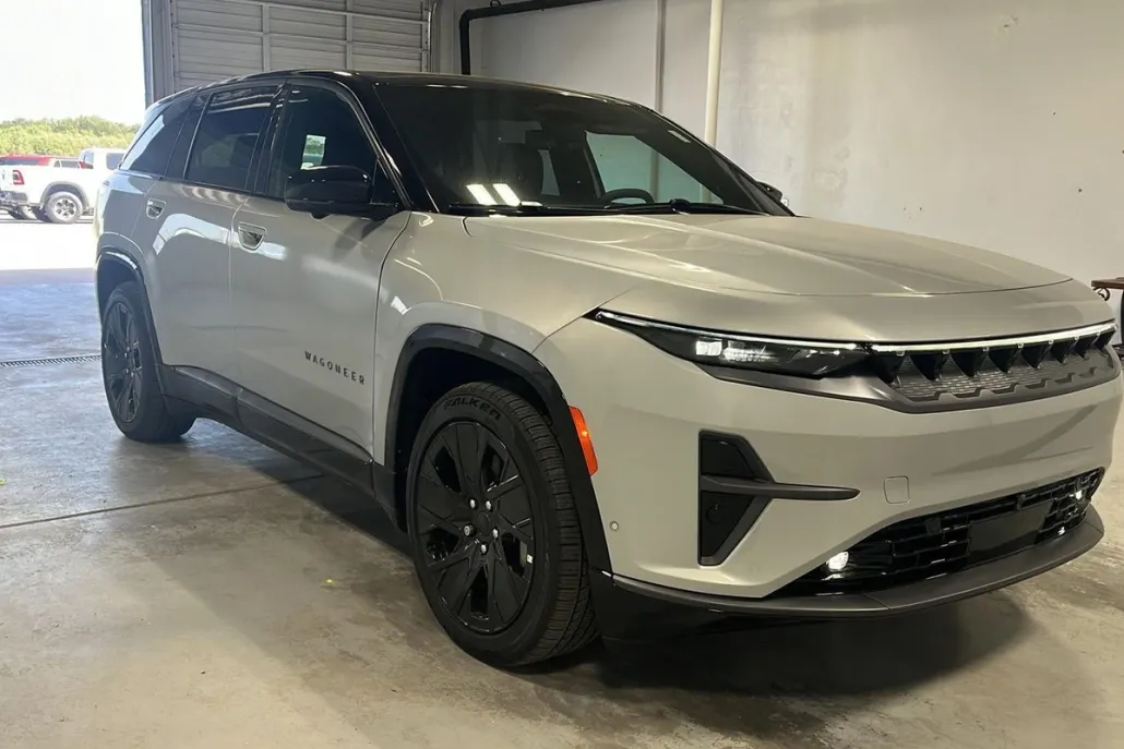 2025 Jeep Wagoneer S Launch Edition photo 1