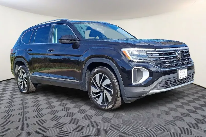 2025 Volkswagen Atlas SEL photo 1