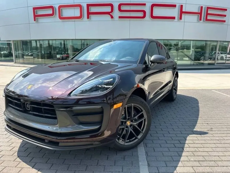 2026 Porsche Macan T photo 1