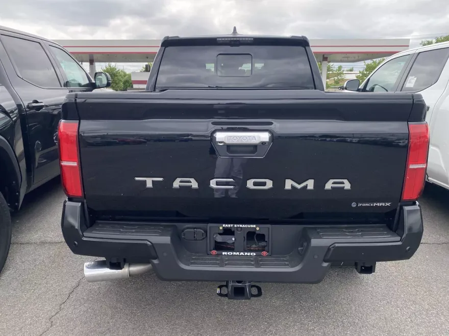 2025 Toyota Tacoma Limited photo 1