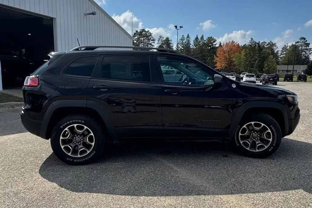 2021 Jeep Cherokee Trailhawk photo 1