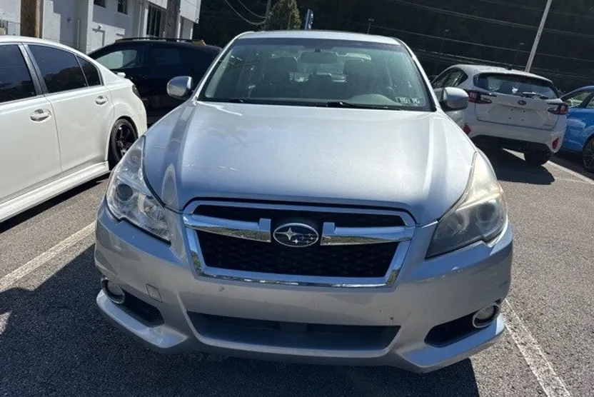 2014 Subaru Legacy 2.5i Limited photo 1