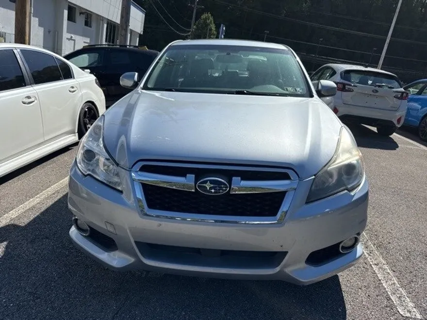 2014 Subaru Legacy 2.5i Limited photo 1