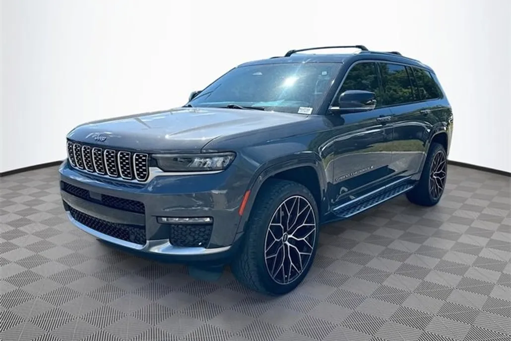 2023 Jeep Grand Cherokee L Summit photo 1