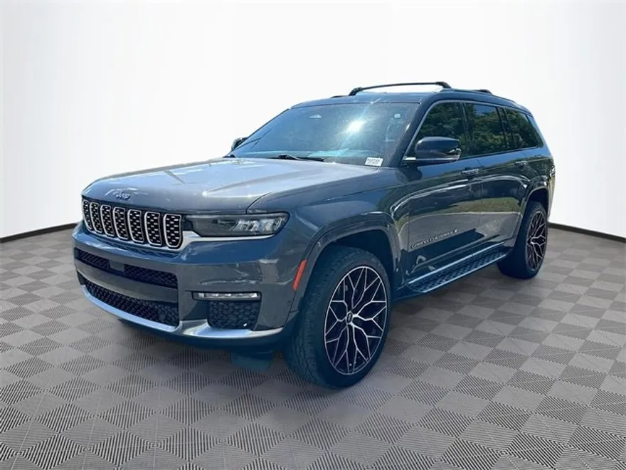2023 Jeep Grand Cherokee L Summit photo 1