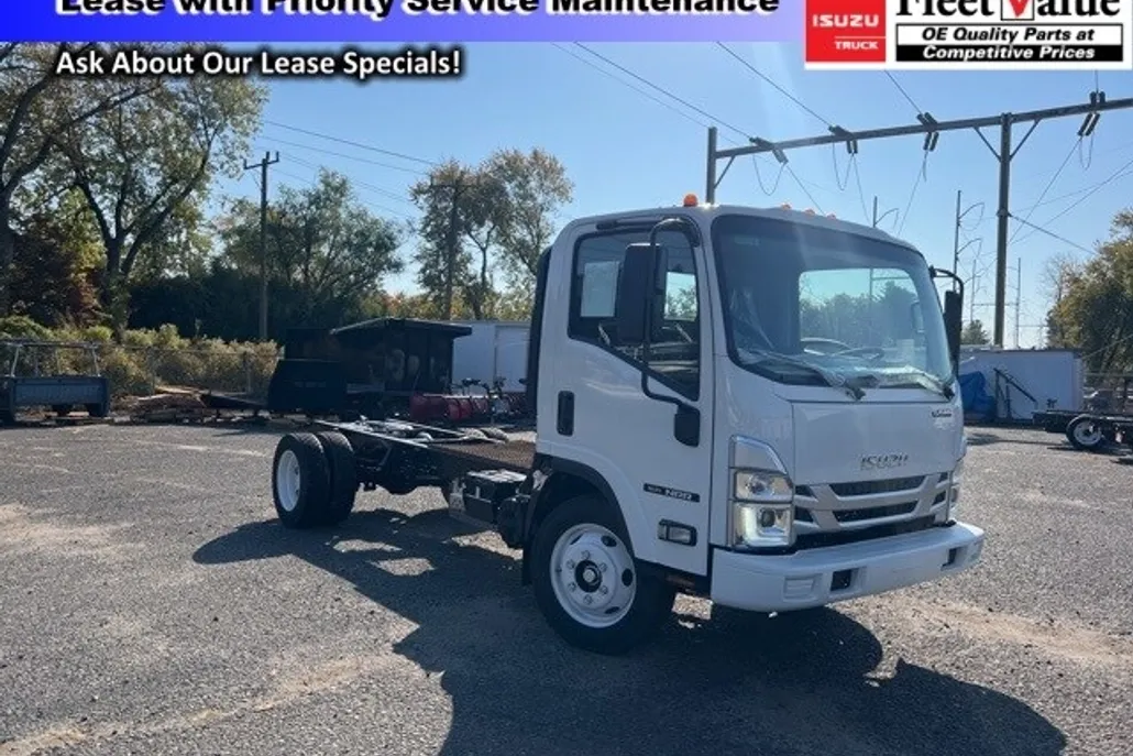 2025 Isuzu NRR photo 1