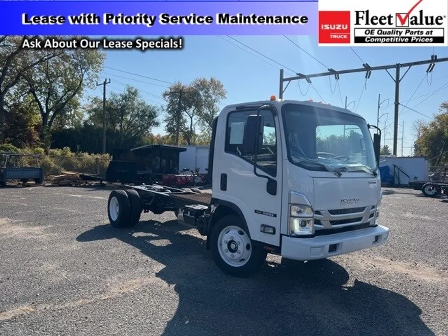 2025 Isuzu NRR photo 1
