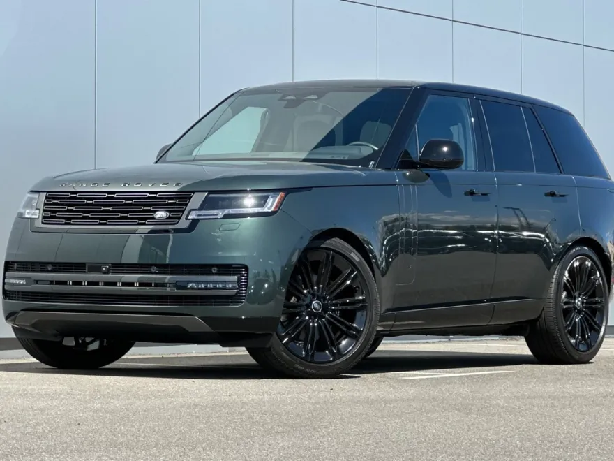 2025 Land Rover Range Rover SE photo 1