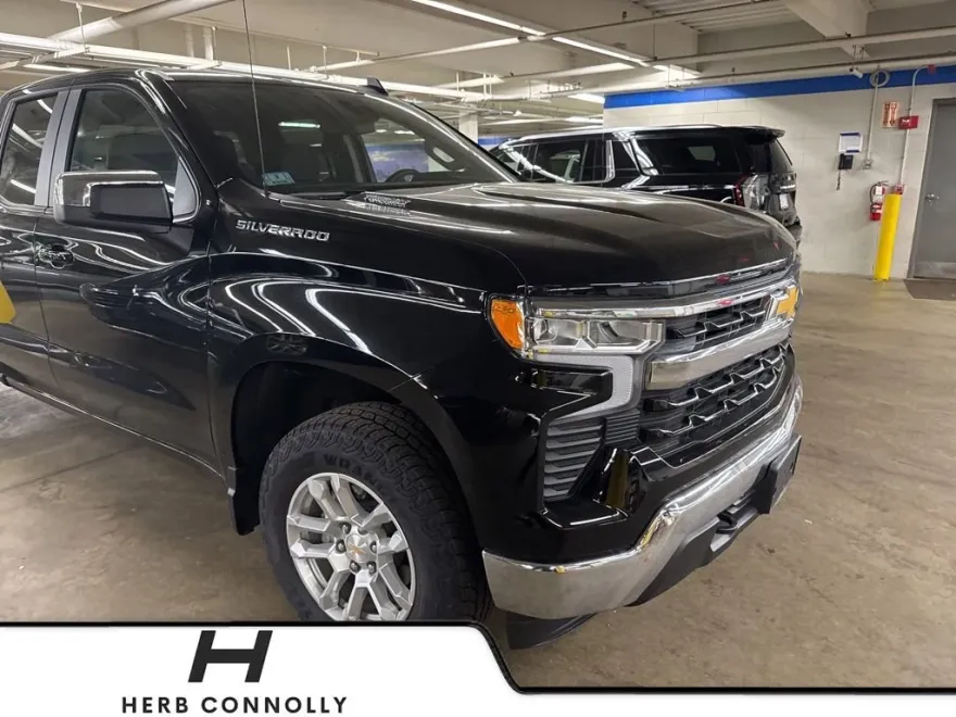 2025 Chevrolet Silverado 1500 LT photo 1