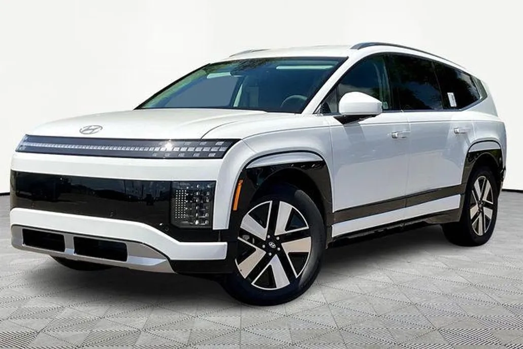 2026 Hyundai Ioniq SEL photo 1