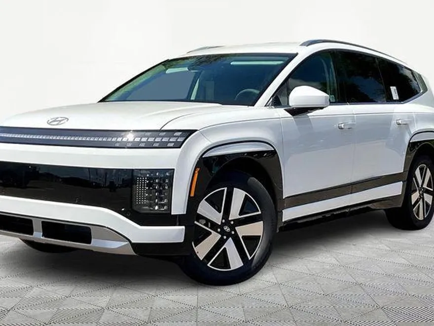 2026 Hyundai Ioniq SEL photo 1