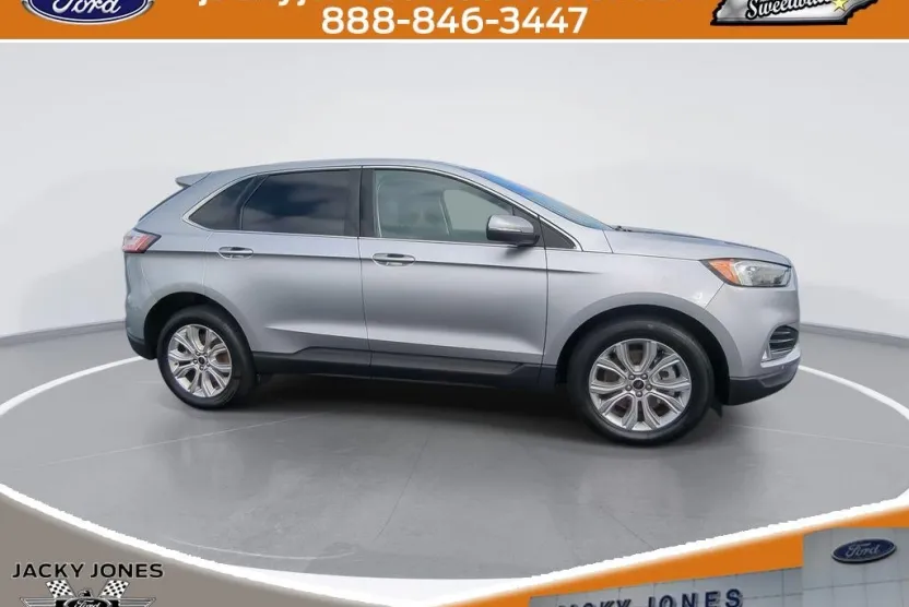 2023 Ford Edge Titanium photo 1