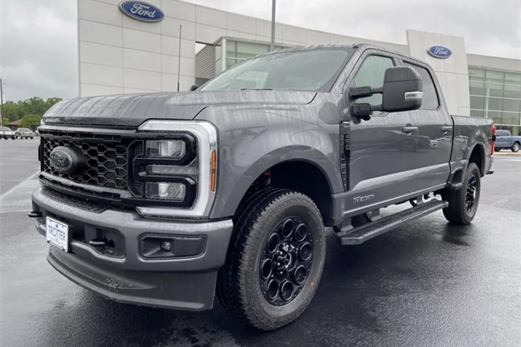 2025 Ford F-250 Lariat photo 1