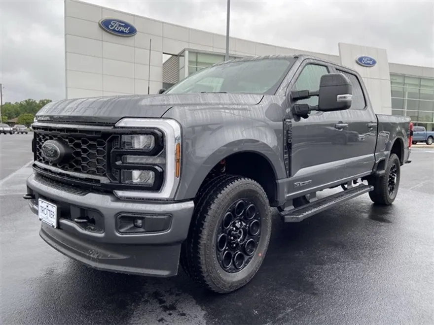 2025 Ford F-250 Lariat photo 1