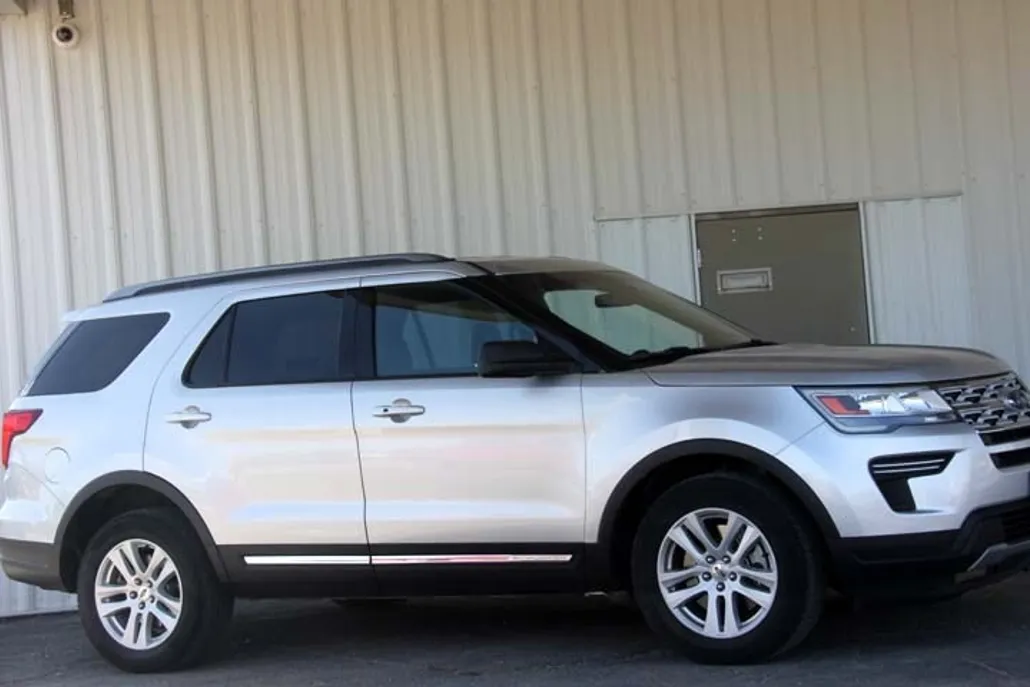 2019 Ford Explorer XLT photo 1
