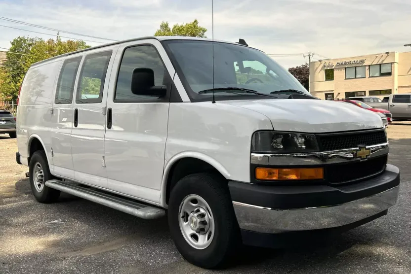 2024 Chevrolet Express Cargo 2500 photo 1