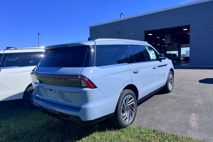 2025 Lincoln Navigator Reserve photo 1