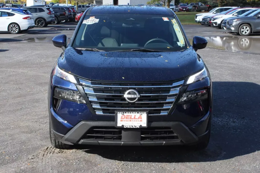 2024 Nissan Rogue SV photo 1