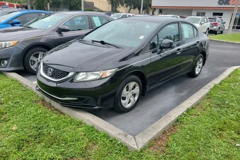 2013 Honda Civic LX photo 1