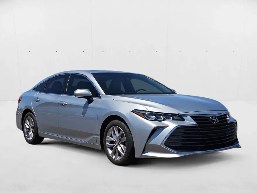 2019 Toyota Avalon XLE photo 1