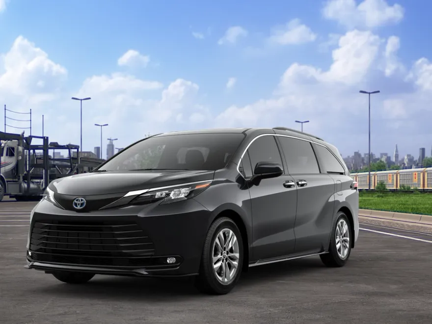 2025 Toyota Sienna XLE photo 1