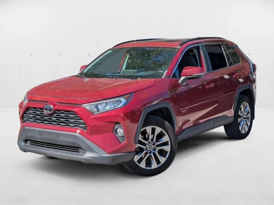 2019 Toyota RAV4 XLE Premium photo 1