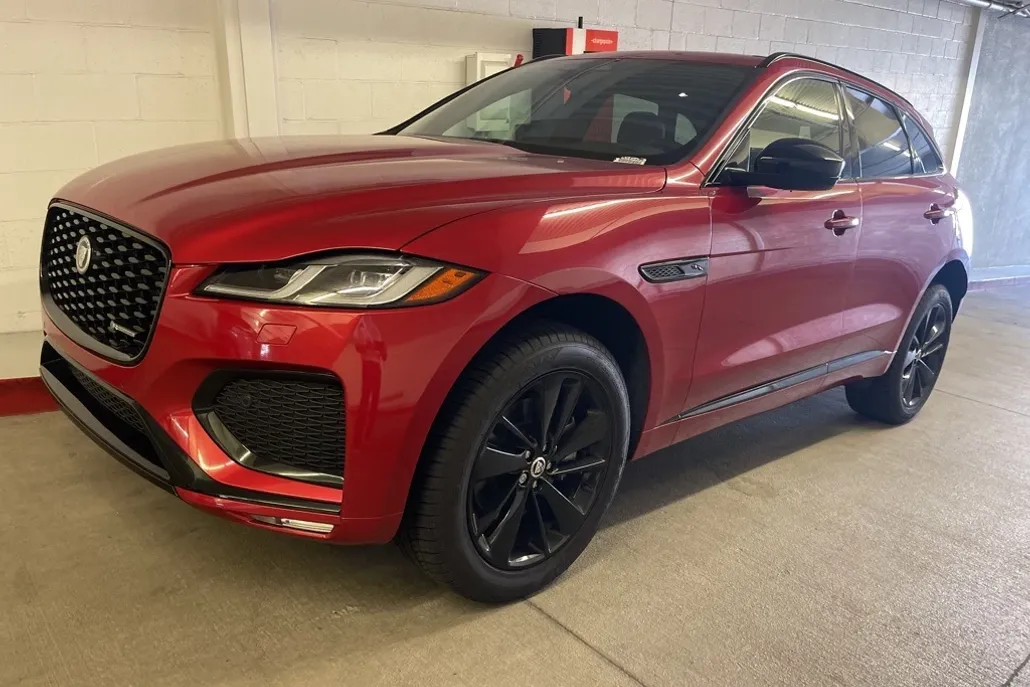 2024 Jaguar F-PACE P250 photo 1