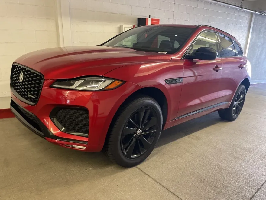 2024 Jaguar F-PACE P250 photo 1