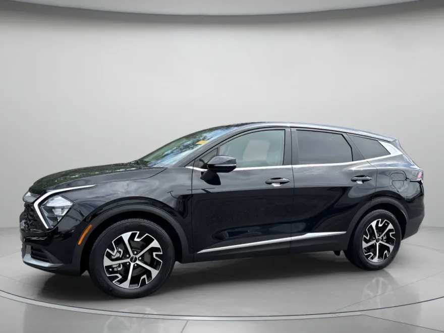 2023 Kia Sportage EX photo 1