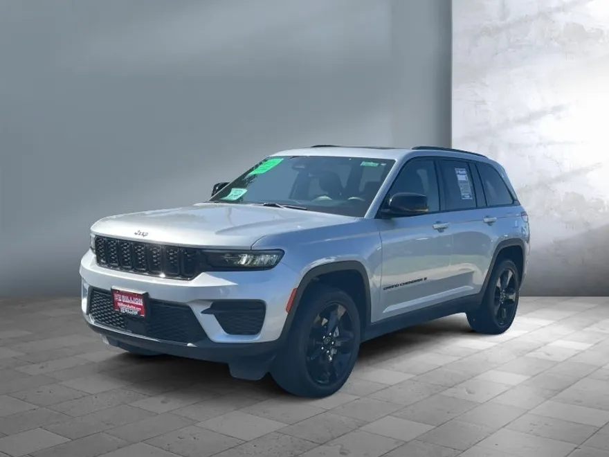 2023 Jeep Grand Cherokee Altitude photo 1