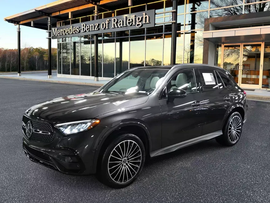 2025 Mercedes Benz GLC 300 photo 1