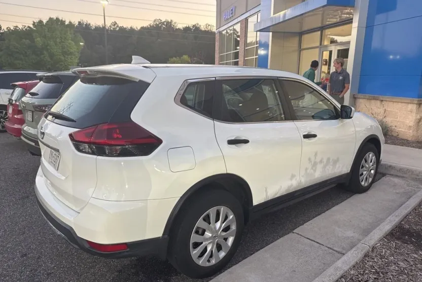 2019 Nissan Rogue S photo 1
