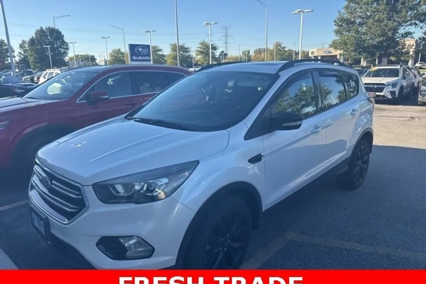 2017 Ford Escape Titanium photo 1