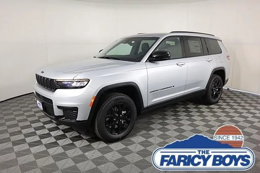 2025 Jeep Grand Cherokee Laredo Altitude photo 1
