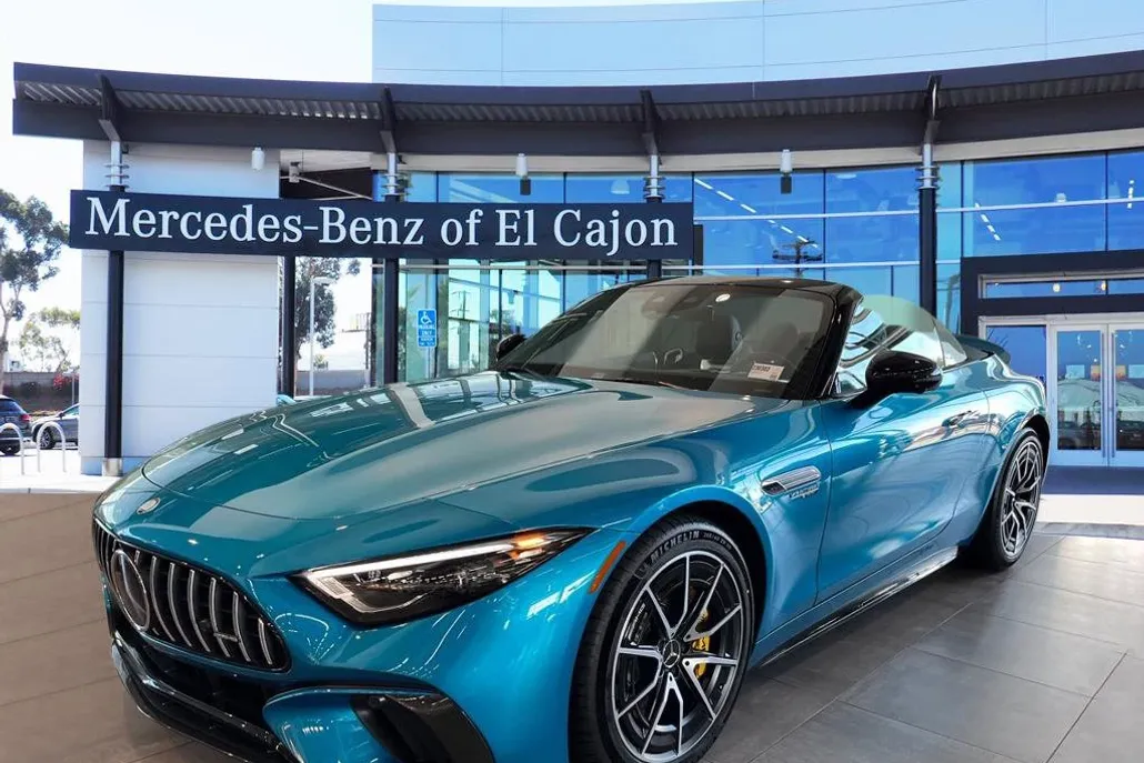 2023 Mercedes Benz SL 63 photo 1