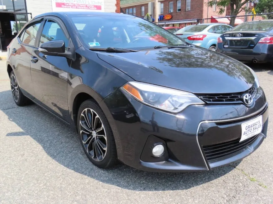 2016 Toyota Corolla L photo 1