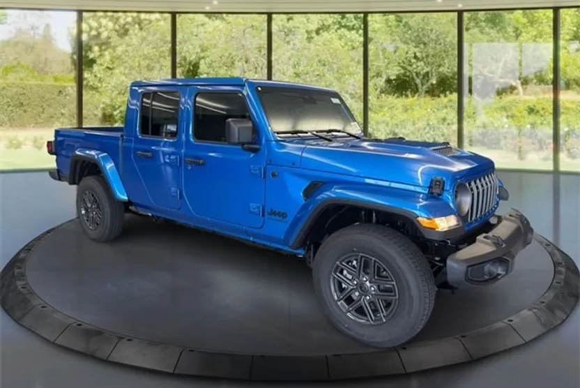 2025 Jeep Gladiator Sport S photo 1