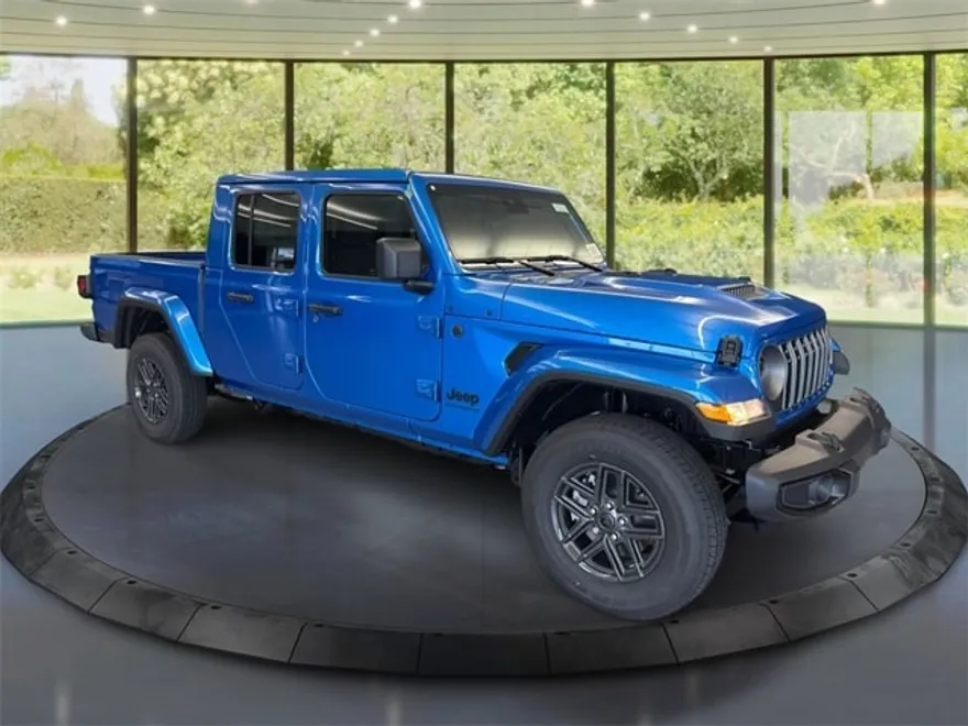 2025 Jeep Gladiator Sport S photo 1