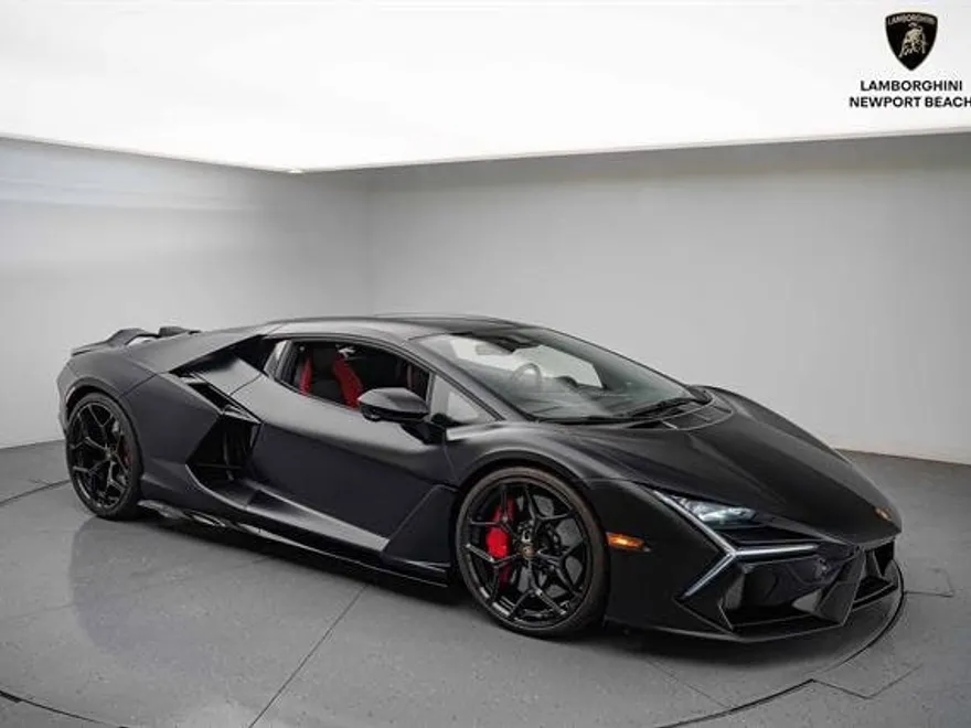 2024 Lamborghini Revuelto photo 1