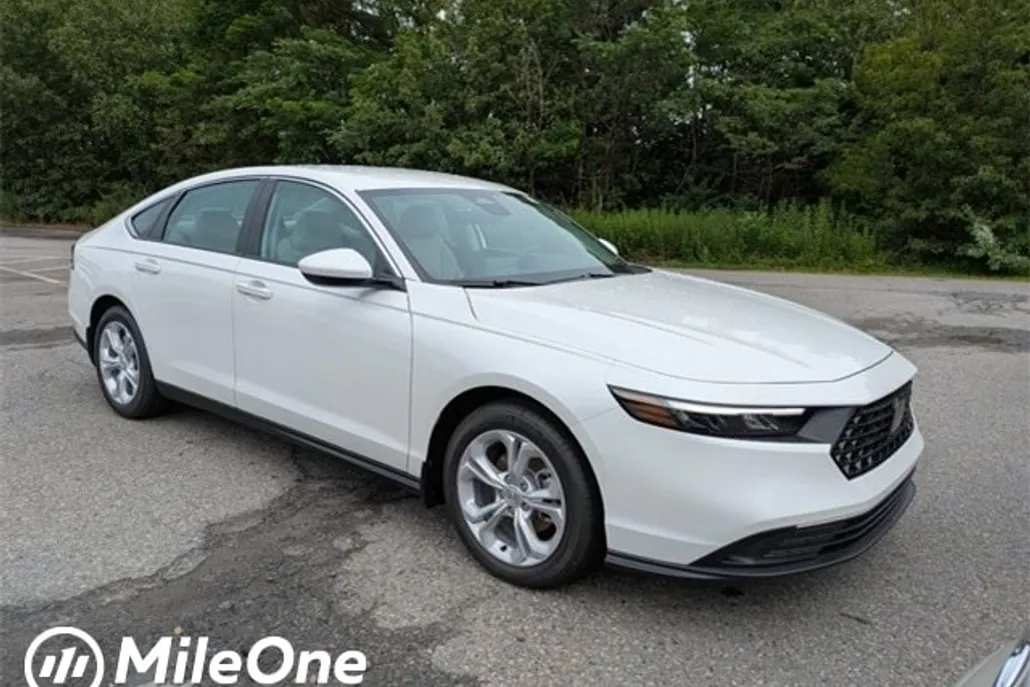 2025 Honda Accord LX photo 1